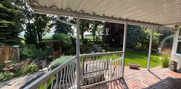 Coaldale, AB T1M 1H2,233 Fairway DR