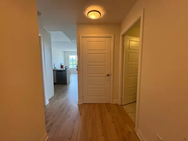 Markham, ON L6G 0G3,25 Water Walk DR #321