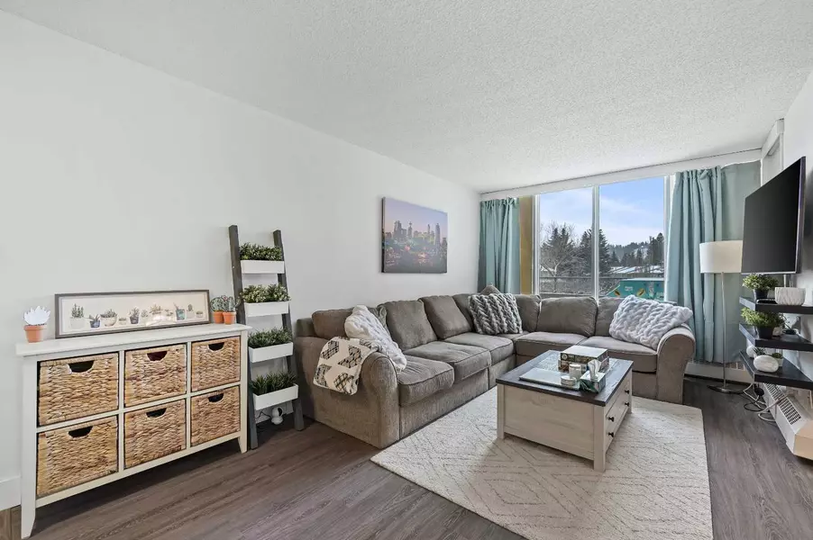145 Point DR NW #208, Calgary, AB T3B 4W1