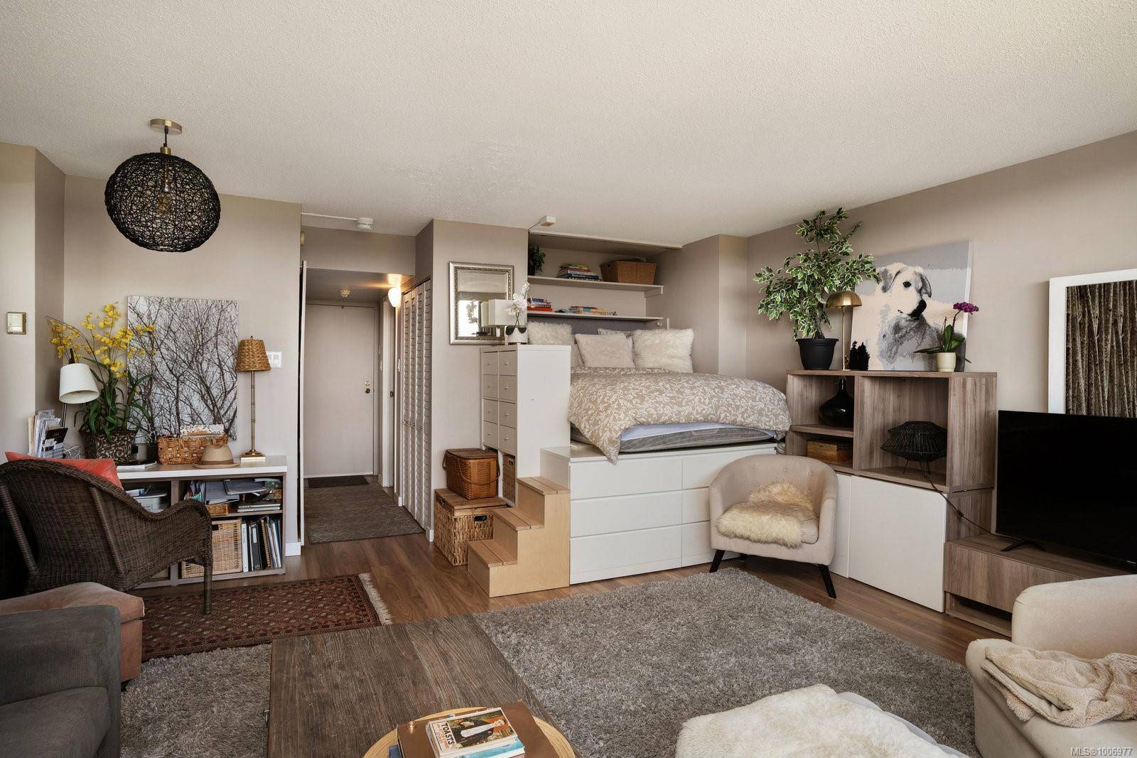 Victoria, BC V8V 1P7,620 Toronto St #1708