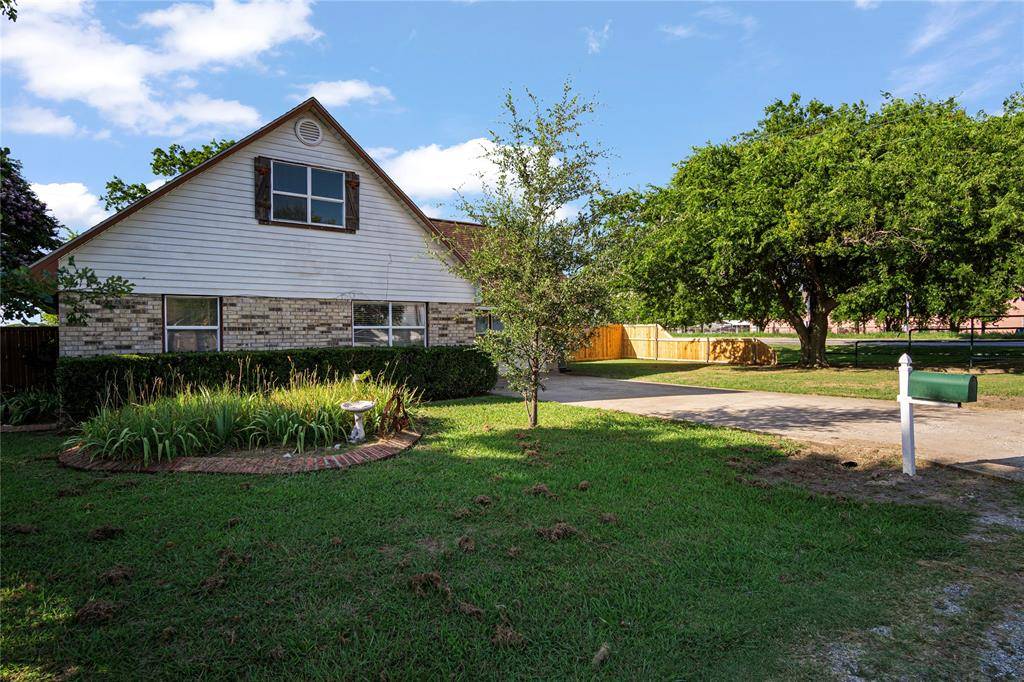 Valley View, TX 76272,301 Spring Creek