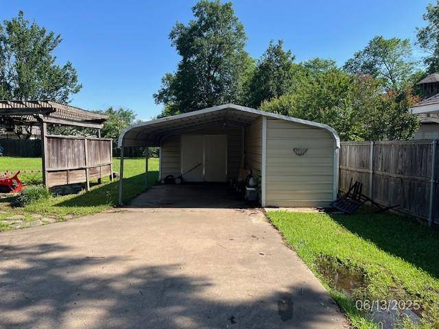 Blossom, TX 75416,615 E Fairview Street