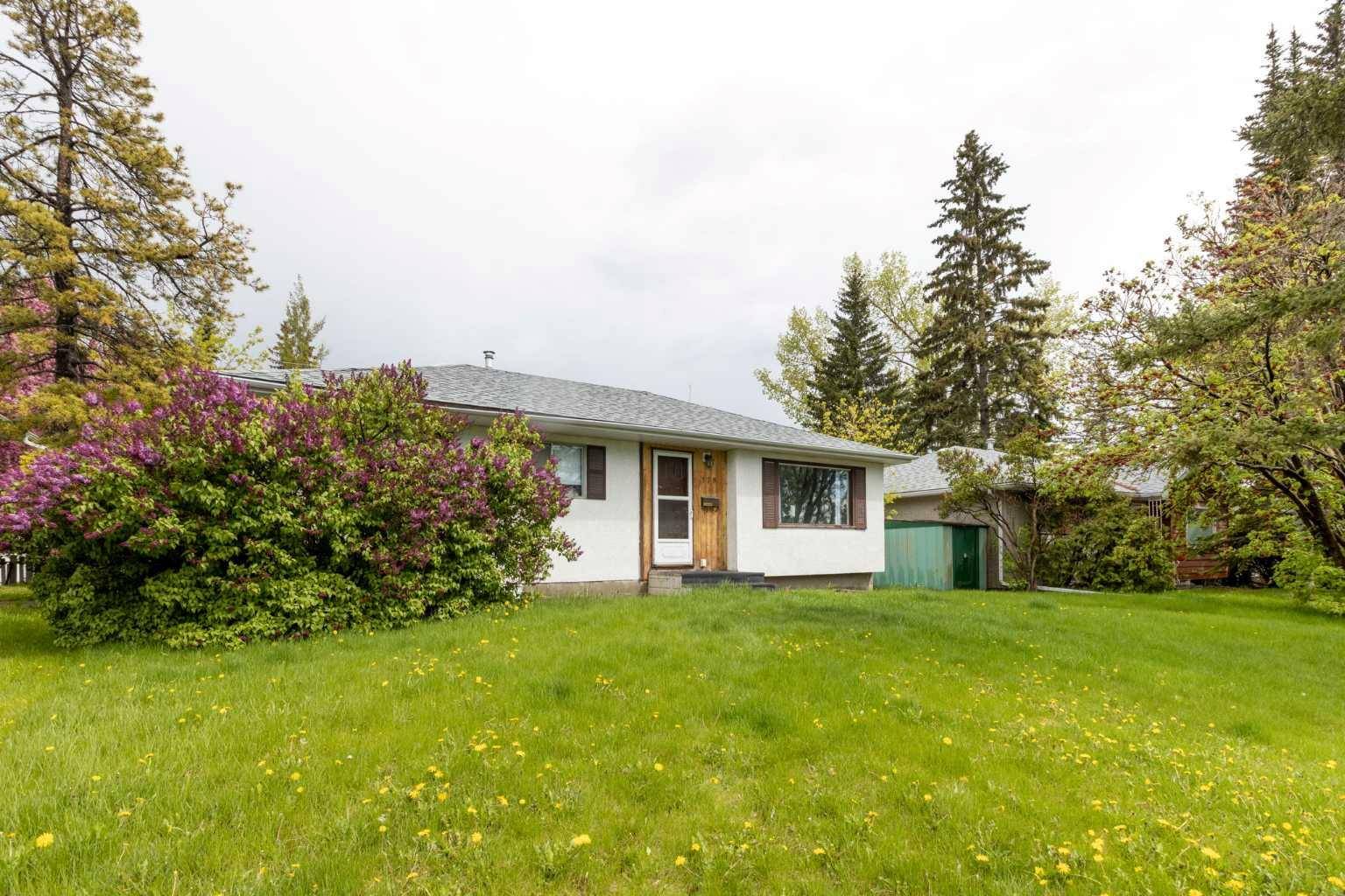 Calgary, AB T3E 5B1,173 Gordon DR SW