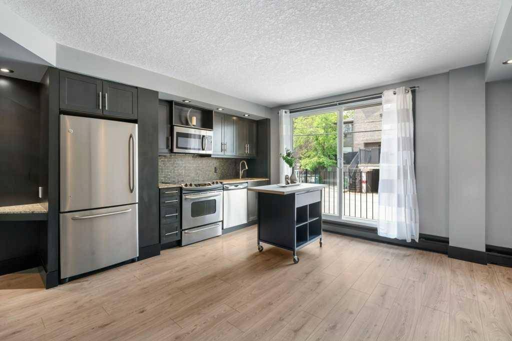 Calgary, AB T2T 4E3,1815 16 ST SW #204
