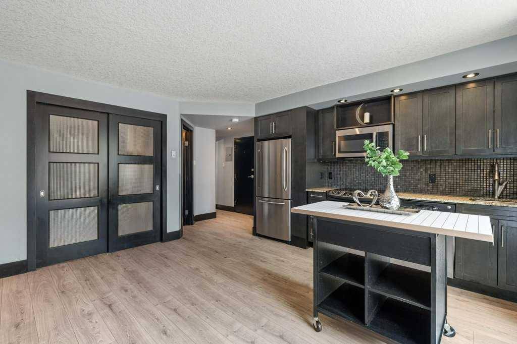 Calgary, AB T2T 4E3,1815 16 ST SW #204