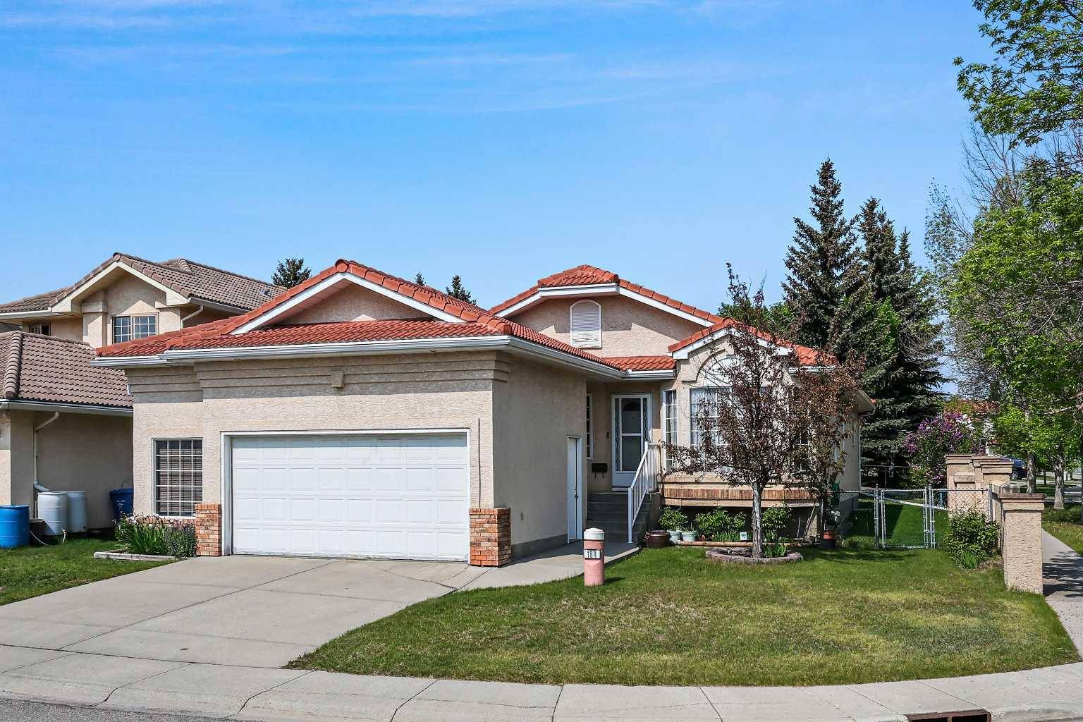 Calgary, AB T3A 4Y3,184 Hampshire CIR Northwest