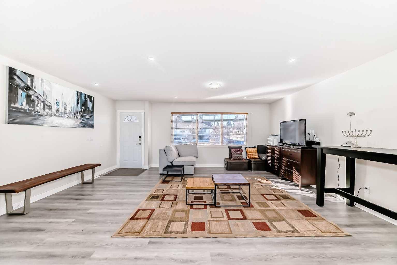 Calgary, AB T2V1B9,7804 5 ST SW