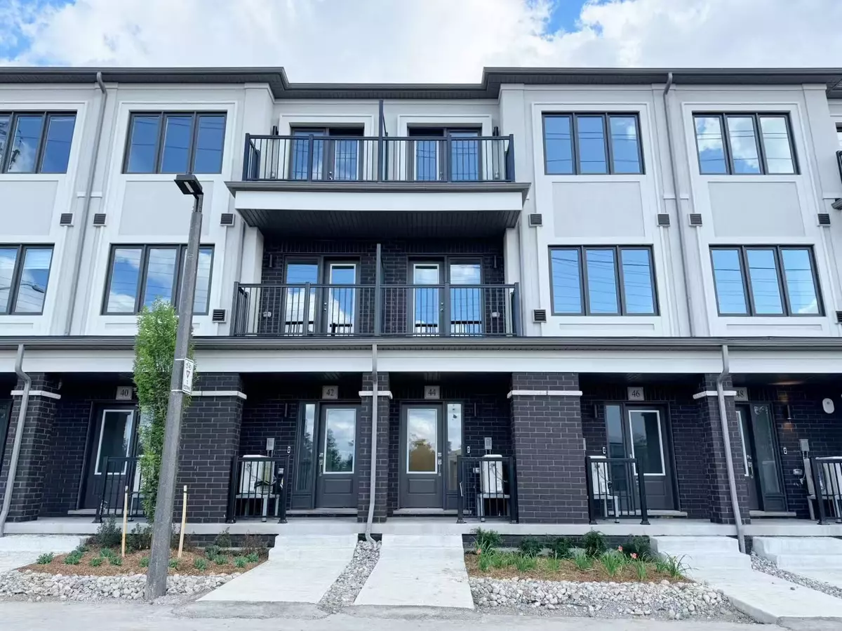 Richmond Hill, ON L4B 0H8,44 Matawin LN