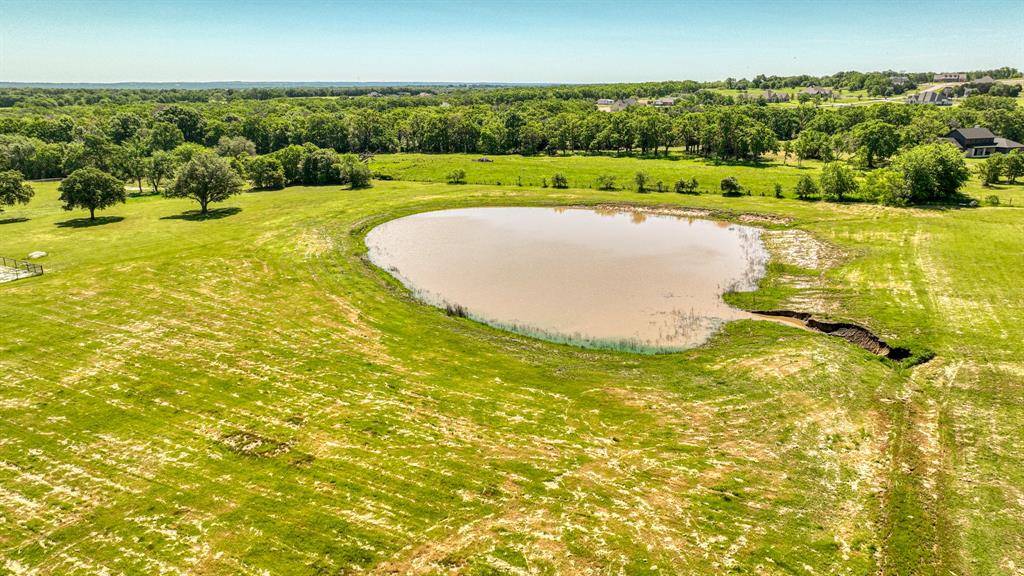 1052 Paradise Parkway, Poolville, TX 76487