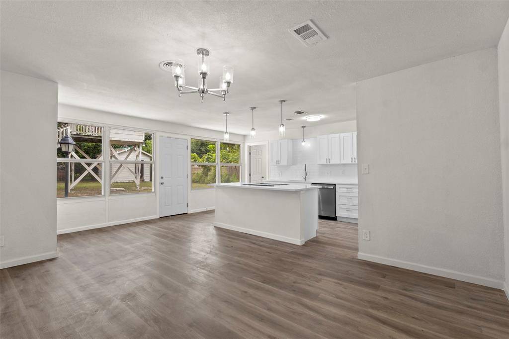 Fort Worth, TX 76112,6920 Robinhood Lane