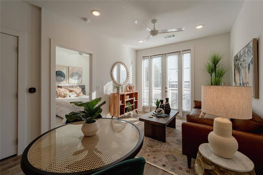 Dallas, TX 75208,105 S Bishop Avenue #105-2218