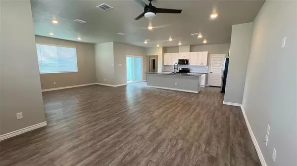 Argyle, TX 76226,617 Vine Street #107