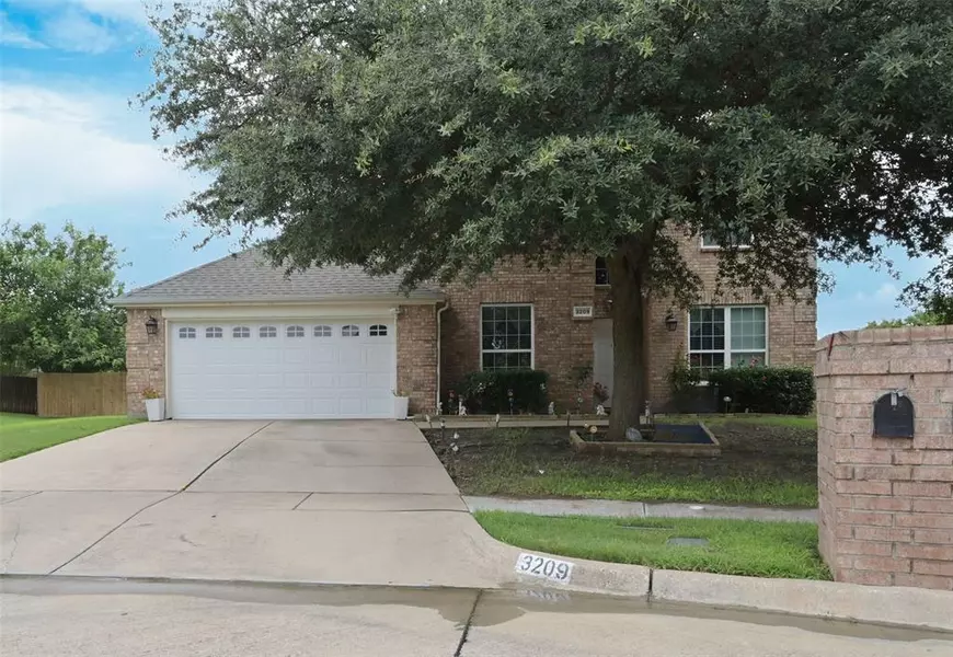 3209 Silver Point Court, Mansfield, TX 76063