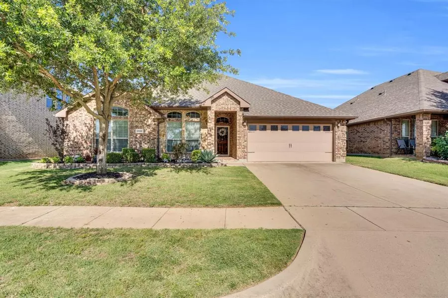 6908 Muirfield Drive, Arlington, TX 76001