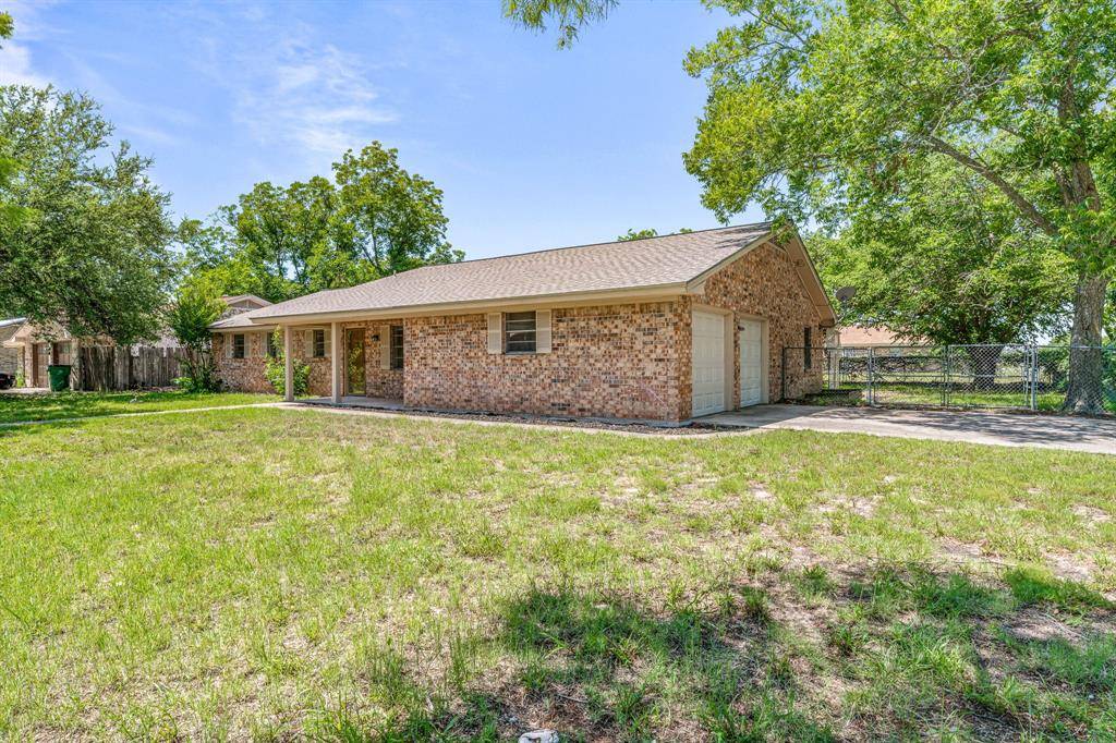 Stephenville, TX 76401,1016 Meadowlark Lane