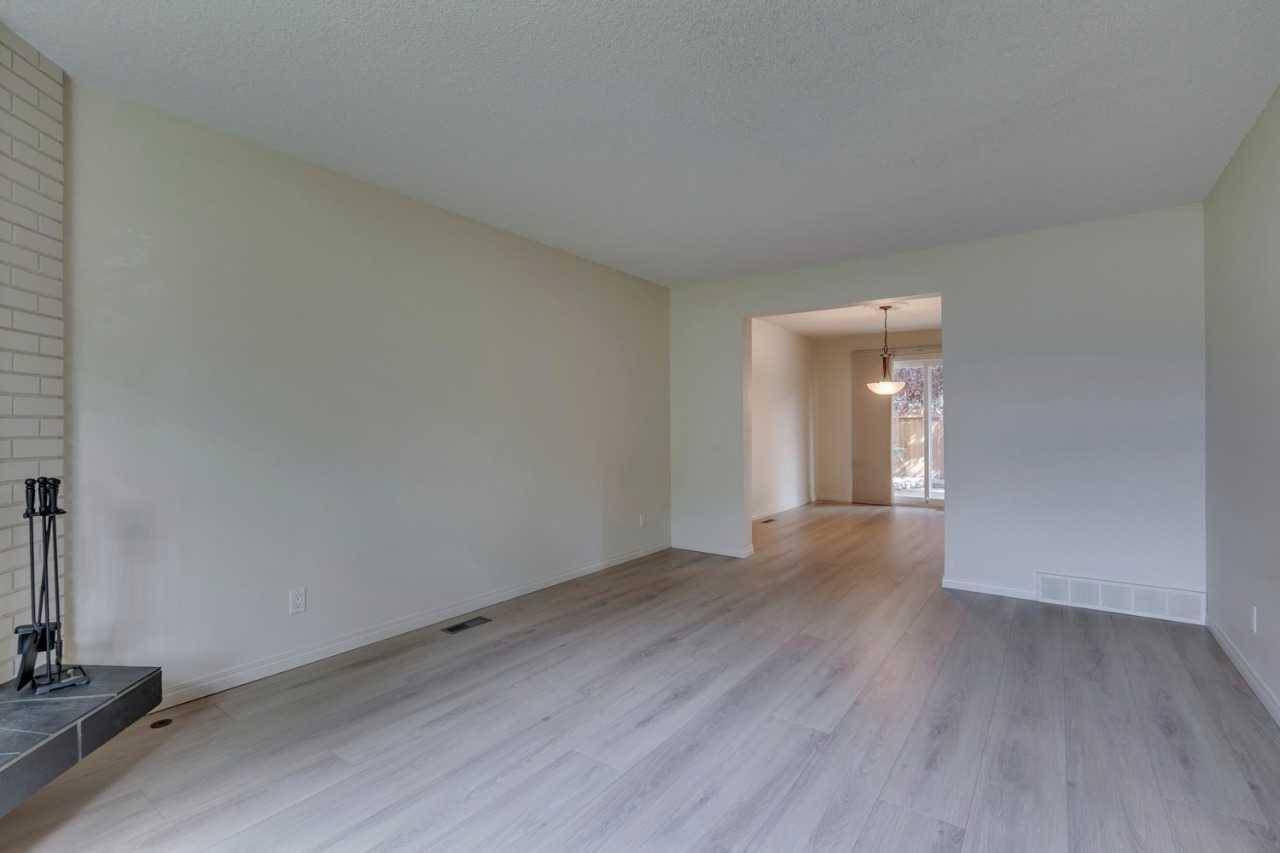 Calgary, AB T2J0L8,714 Willow Park DR Southeast #26