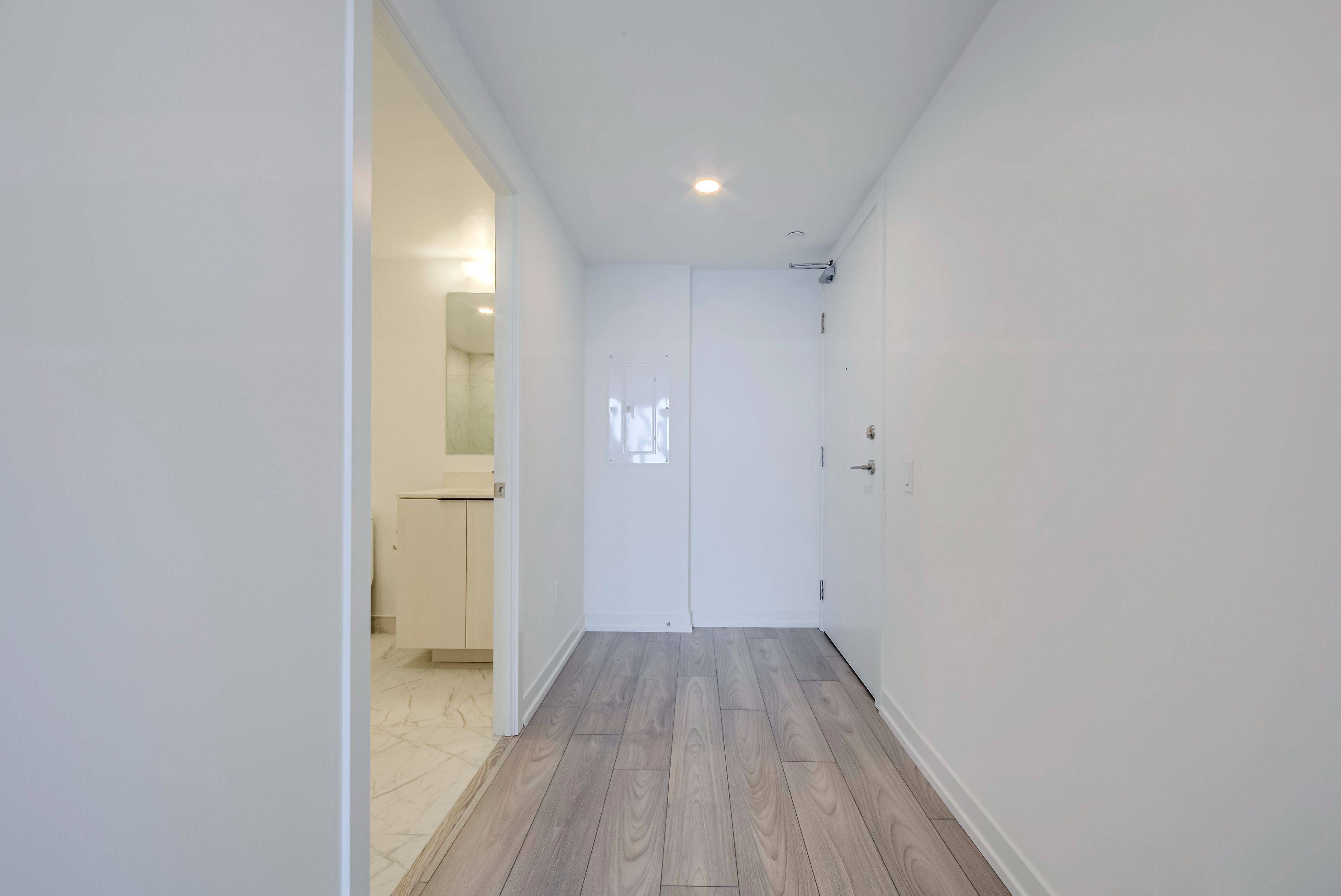 82 Dalhousie ST #4018, Toronto C08, ON M5B 0C5