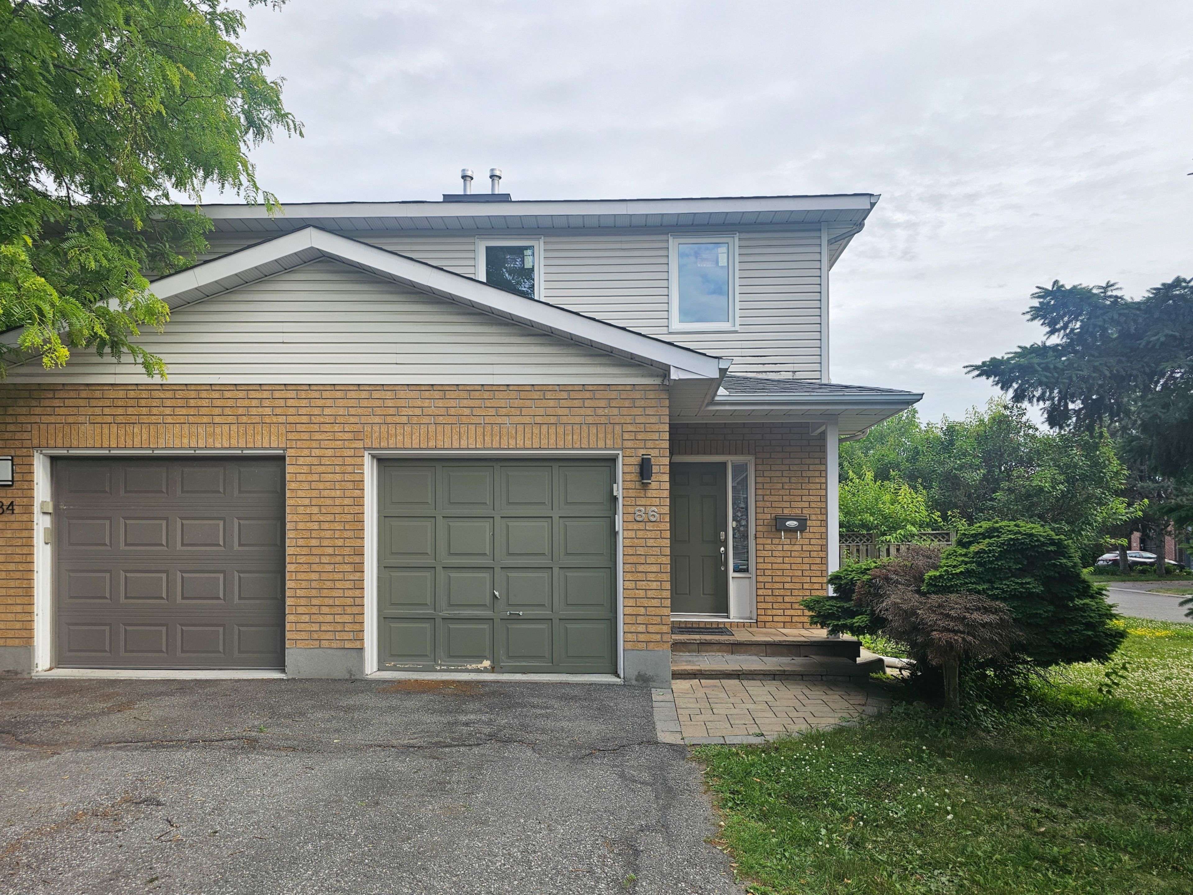 86 Thornbury CRES, South Of Baseline To Knoxdale, ON K2G 6C3