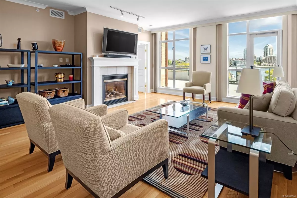 Victoria, BC V8V 4Z9,21 Dallas Rd #323