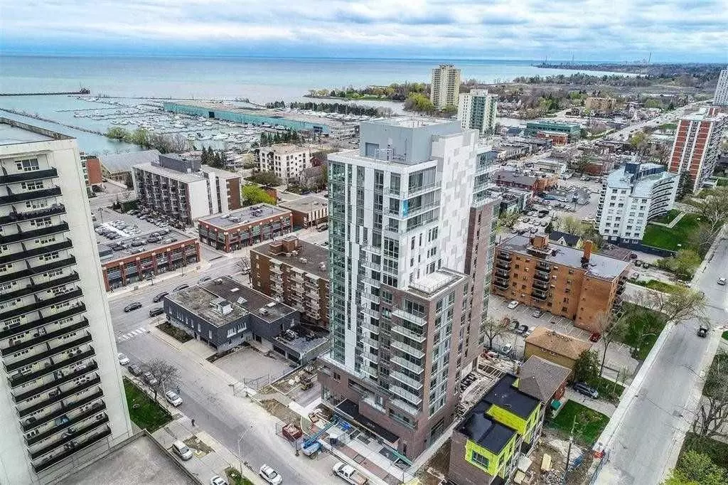 Mississauga, ON L5G 3E6,8 Ann ST #1203