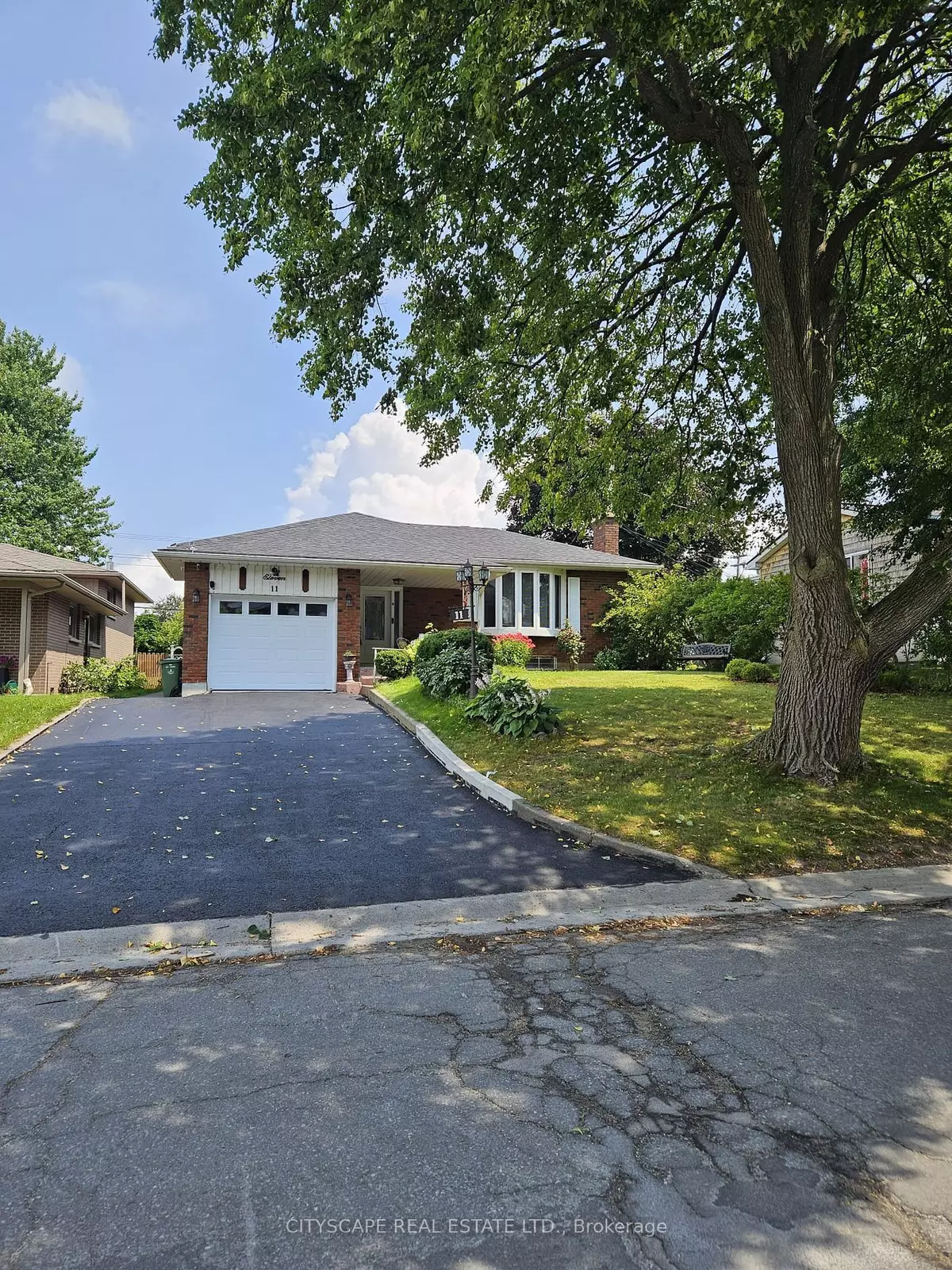 Kingston, ON K7M 1Z8,11 Runnymede RD