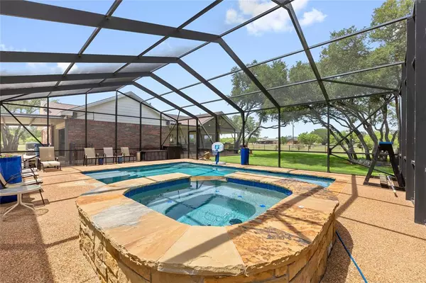 2225 Thomas Drive, Brownwood, TX 76801