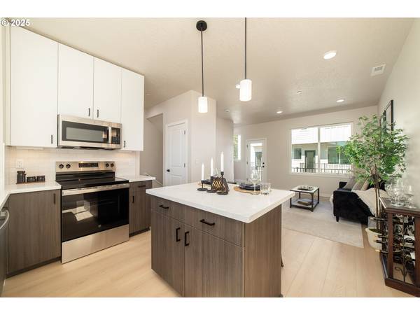 Portland, OR 97202,1661 SE SHERRETT ST