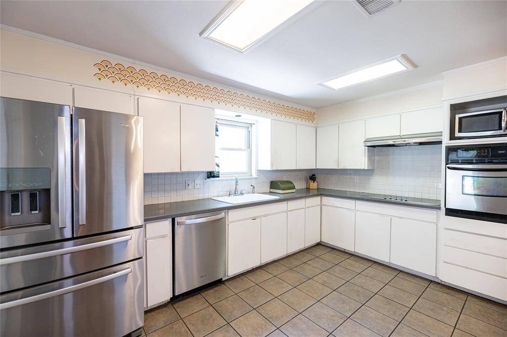 Fort Worth, TX 76133,4458 Cardiff Avenue