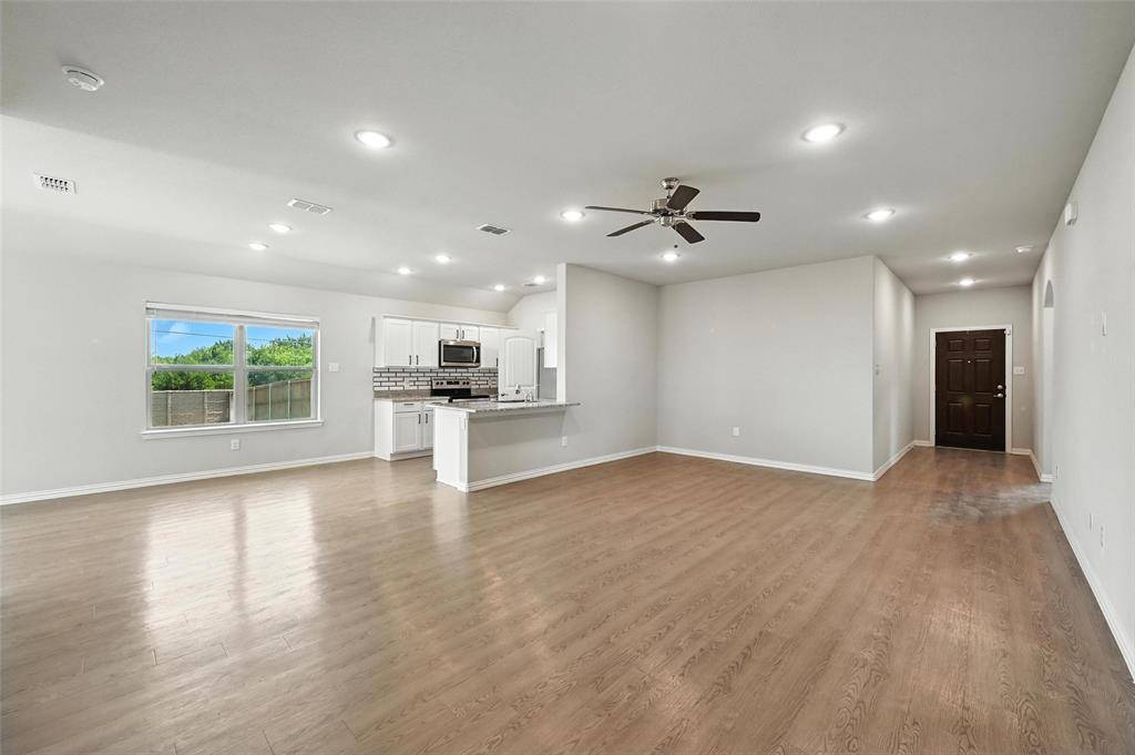 Waxahachie, TX 75165,1555 Woodlake Drive