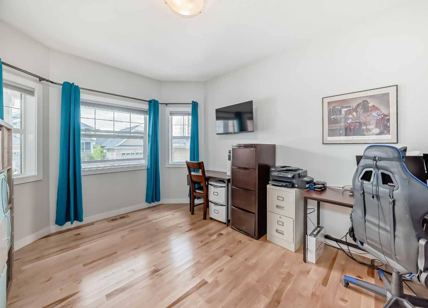 Cochrane, AB T4C 0P9,18 Ridge View PL