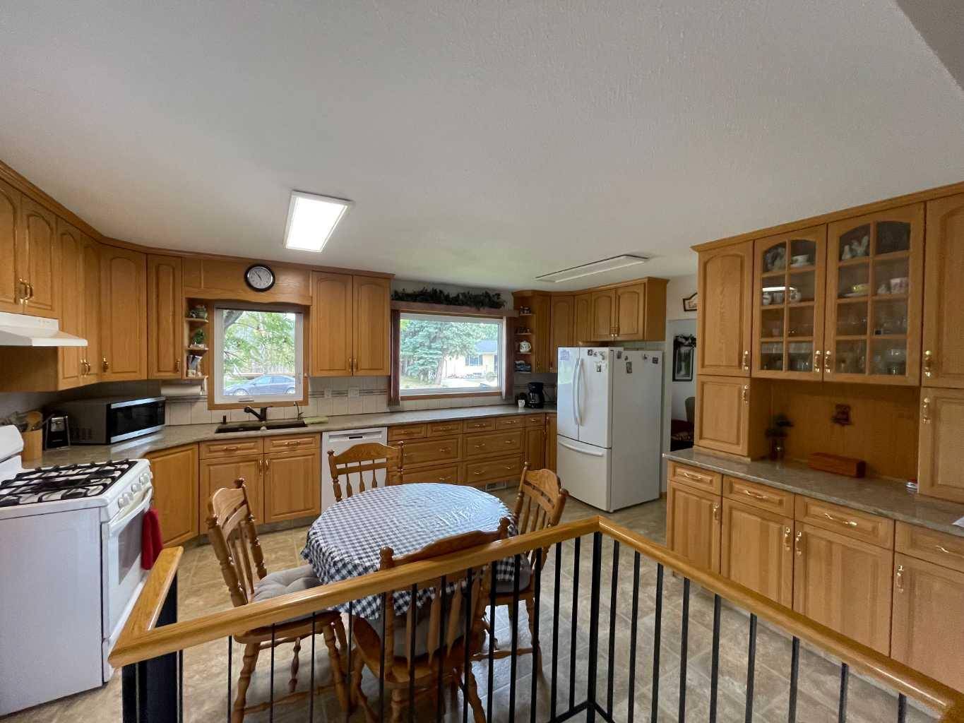 Didsbury, AB T0M 0W0,1521 19 AVE
