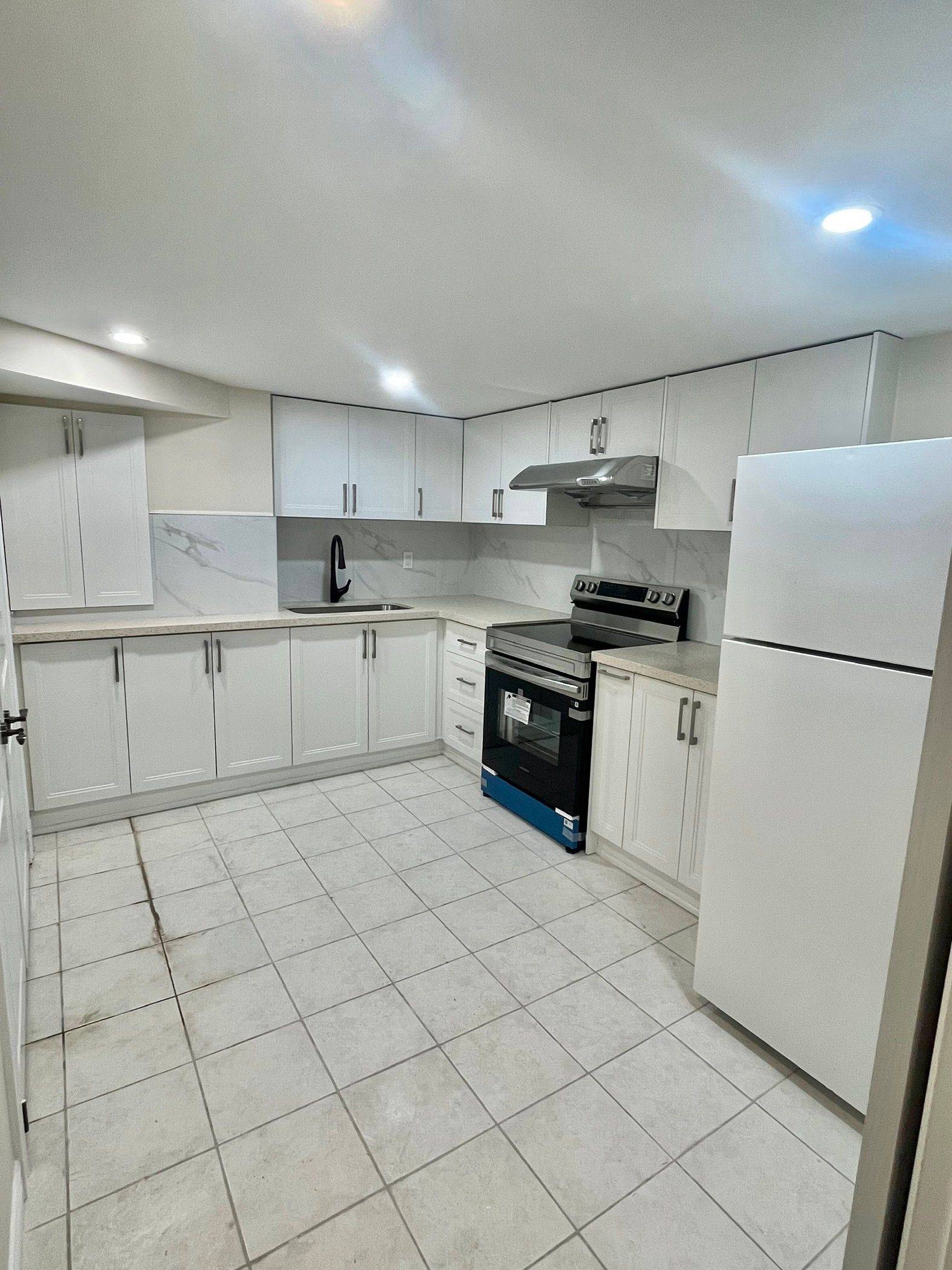 Richmond Hill, ON L4S 1Y9,18 Walnut Grove CRES #Bsmt