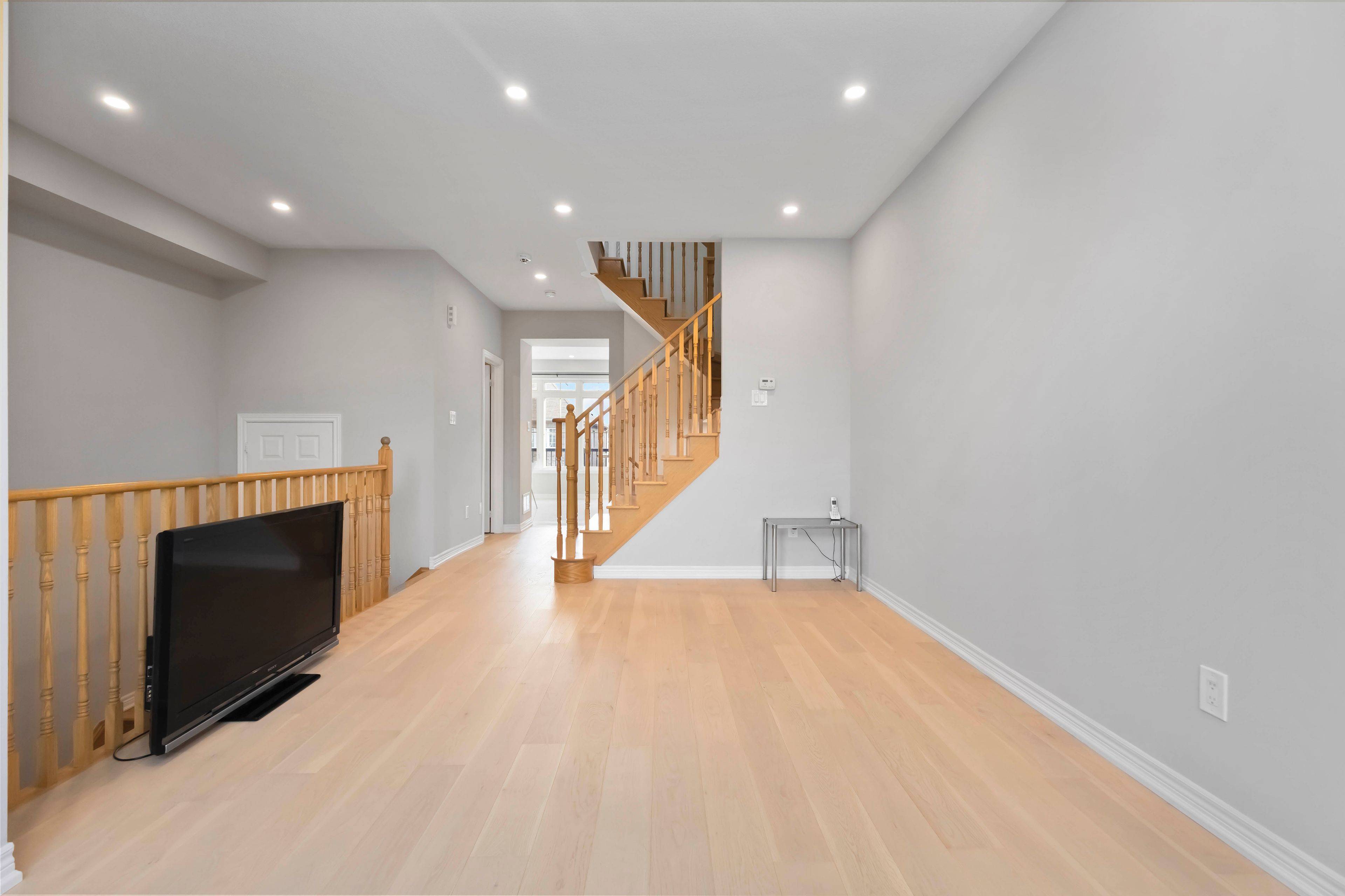 Markham, ON L6E 0S8,229 Dundas WAY