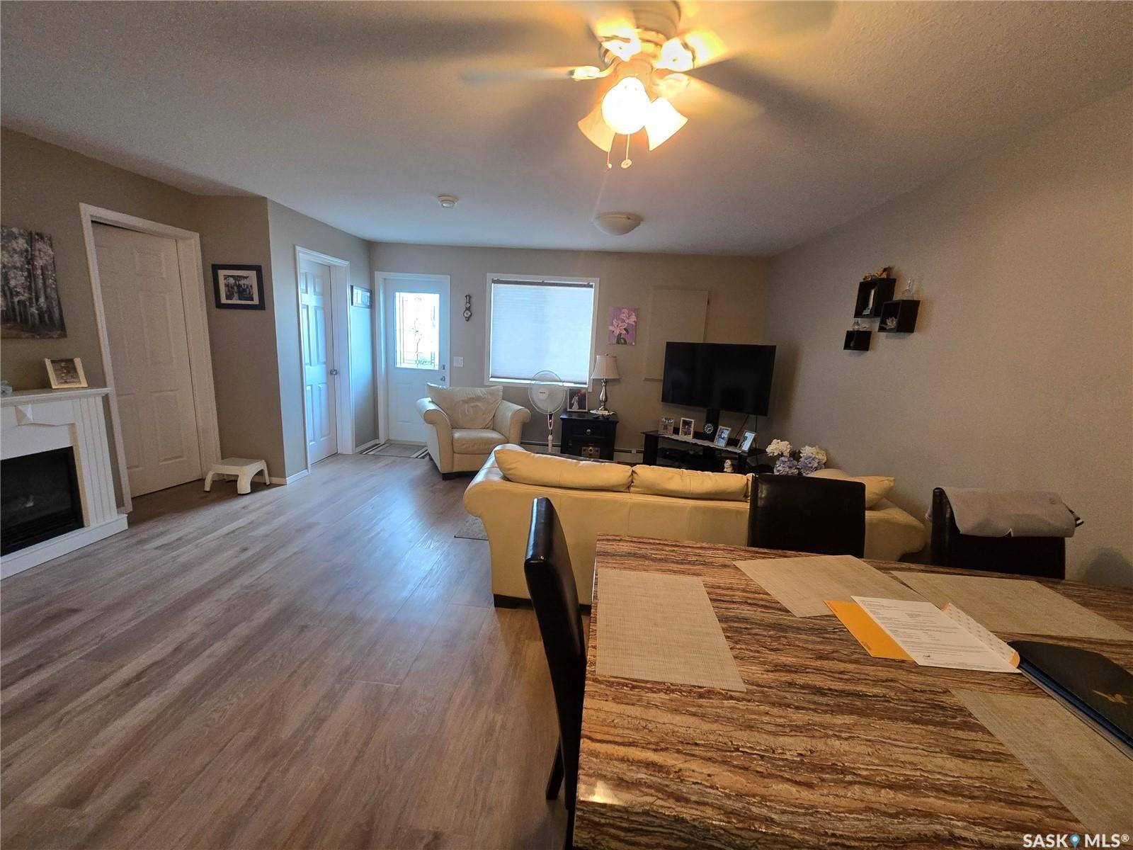 Swift Current, SK S9H 5P1,825 Gladstone STREET E #203