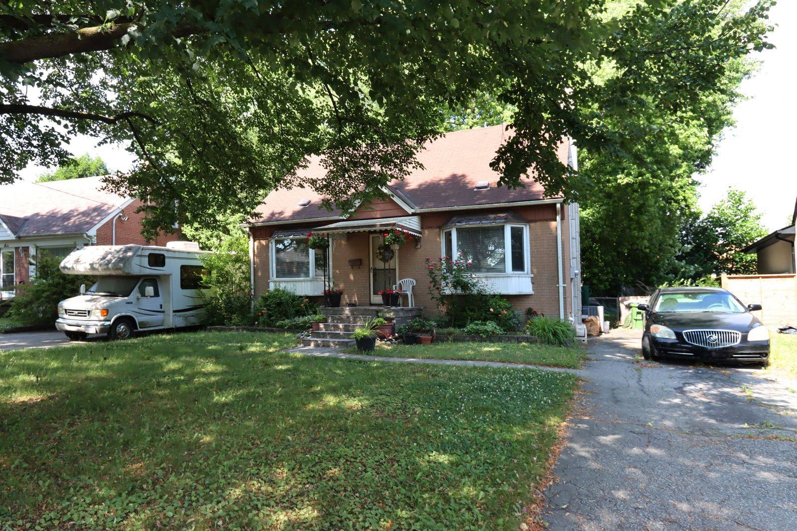 Toronto W05, ON M9M 2J6,26 Ann Arbour RD