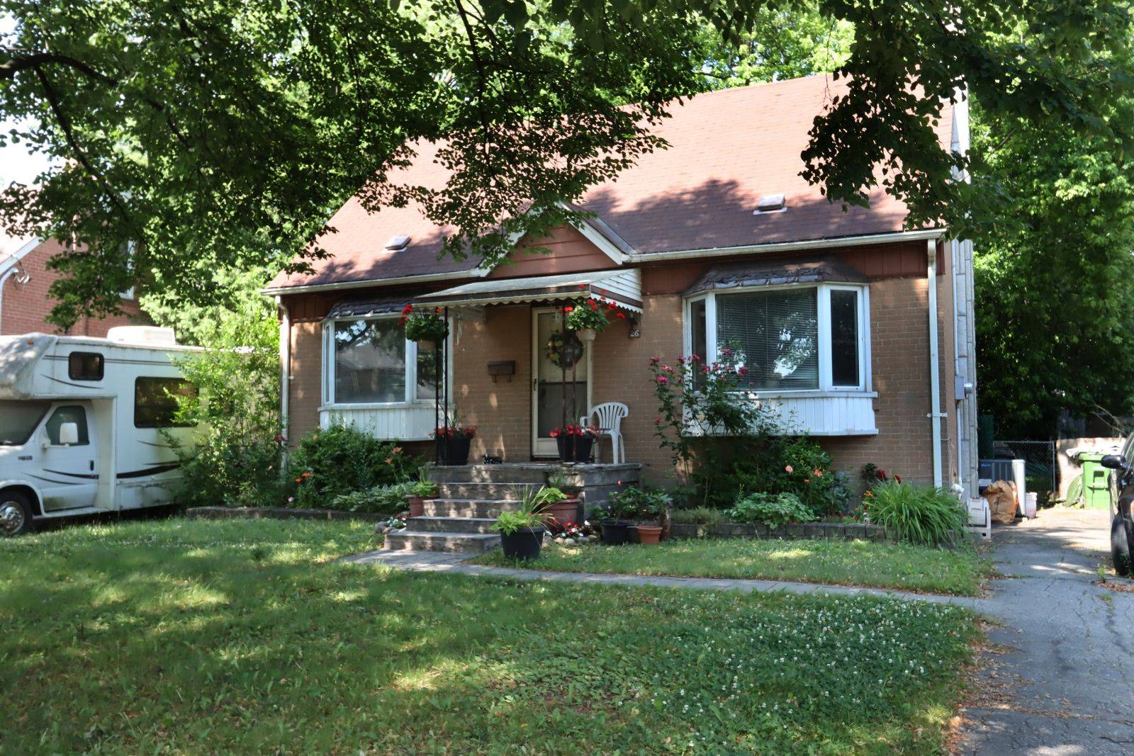 Toronto W05, ON M9M 2J6,26 Ann Arbour RD