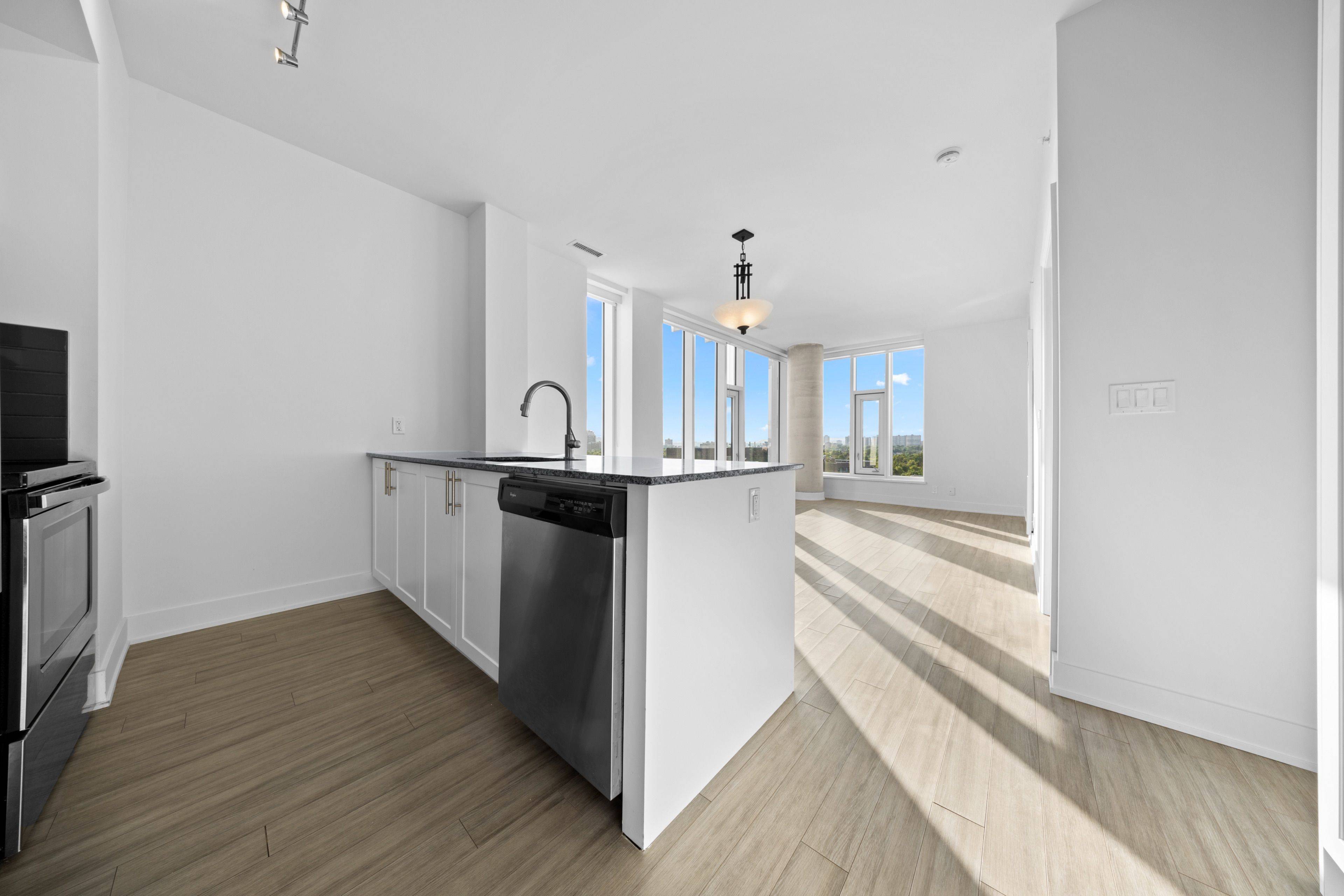 Glebe - Ottawa East And Area, ON K1S 5J5,118 Holmwood AVE #1107