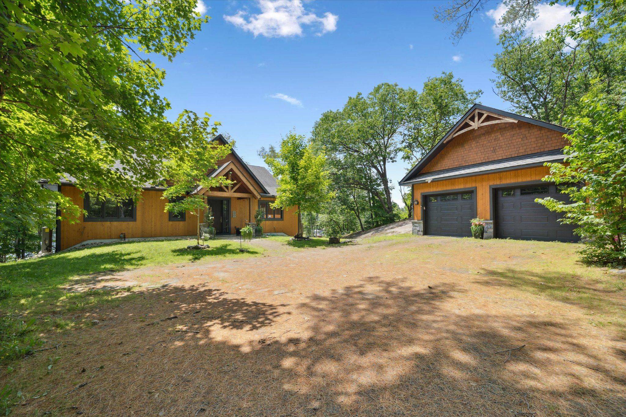 Huntsville, ON P0B 1M0,38 Rocky DR
