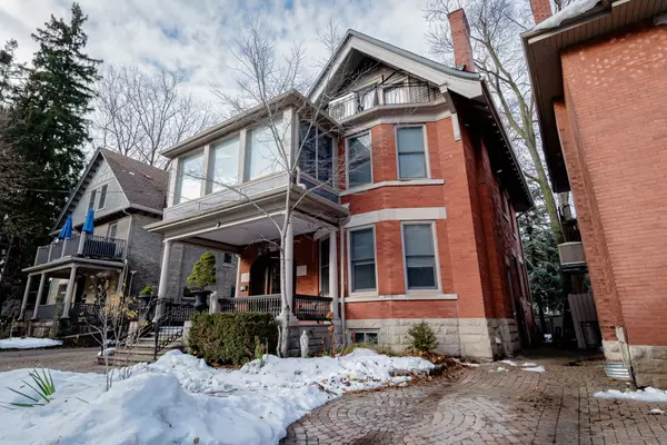 London East, ON N6A 1M4,98 Central AVE