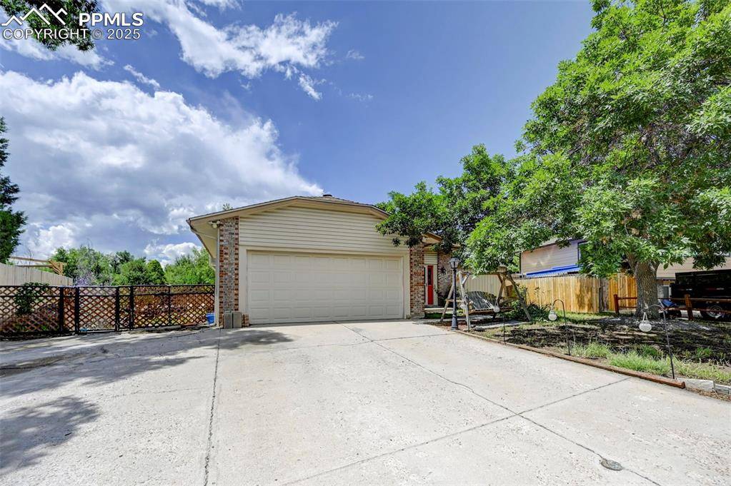 4738 Dover DR, Colorado Springs, CO 80916
