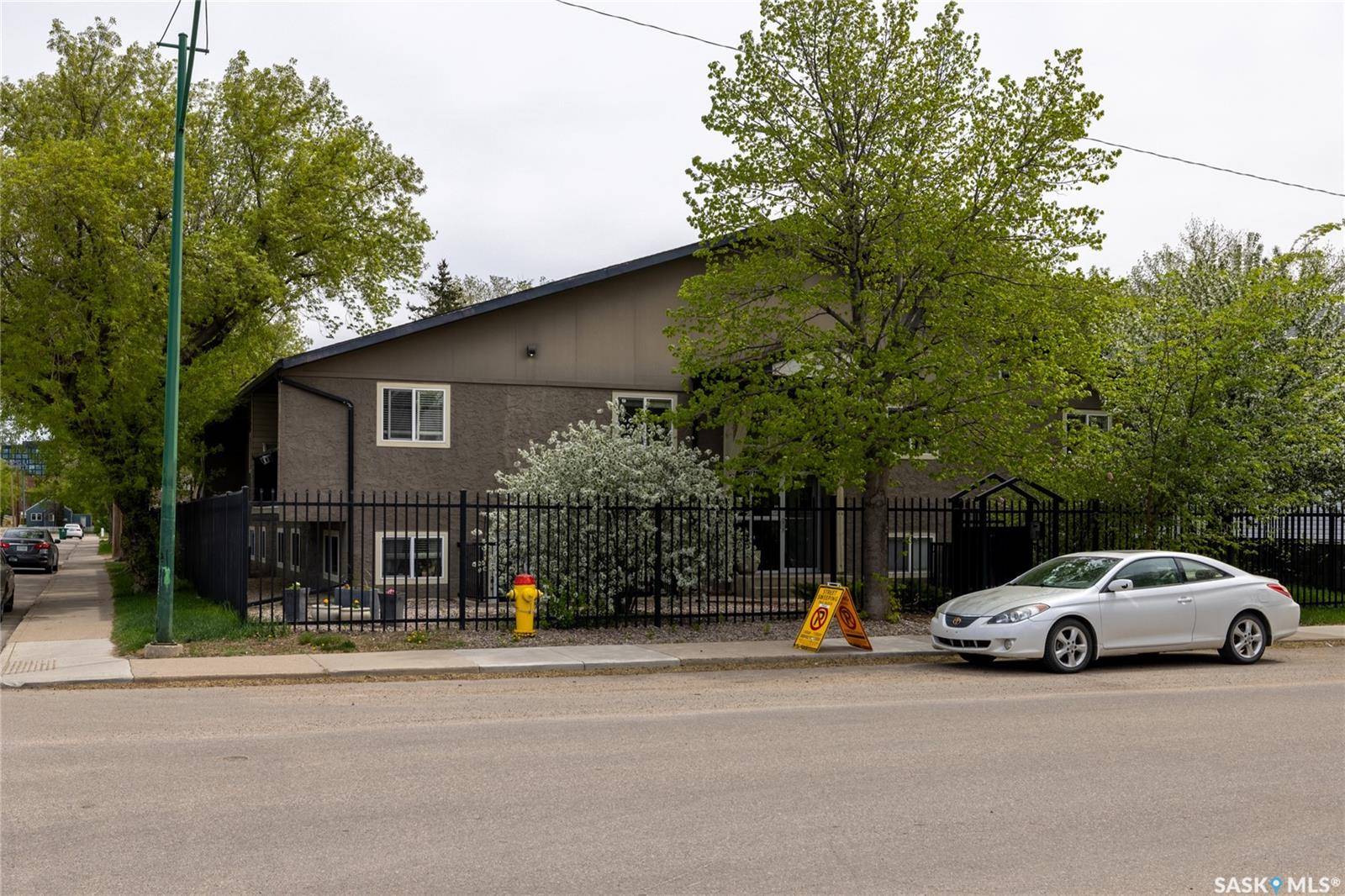 521 18th STREET W #202, Saskatoon, SK S7M 1C8