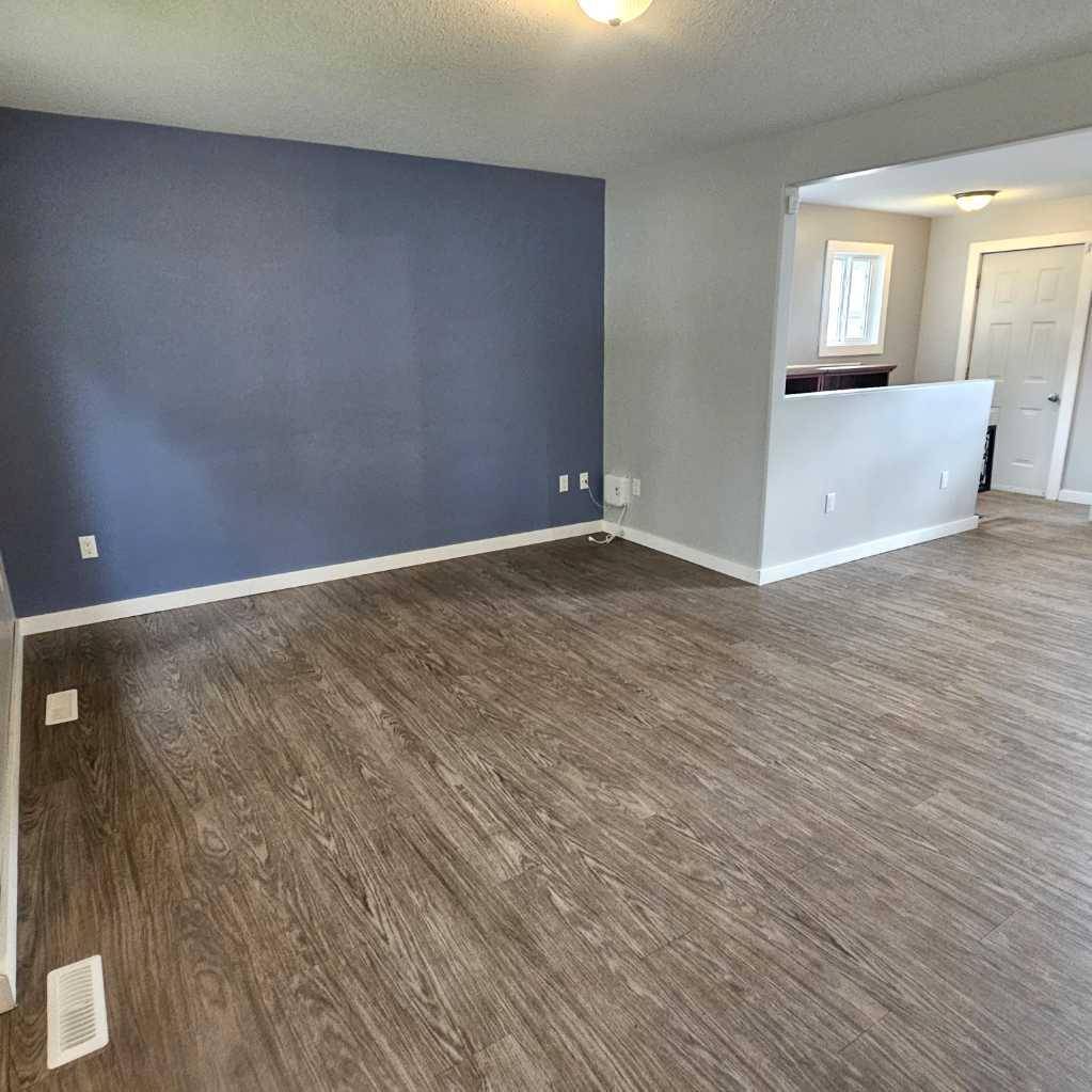 Edson, AB T7E 1E3,4729 9 Avenue