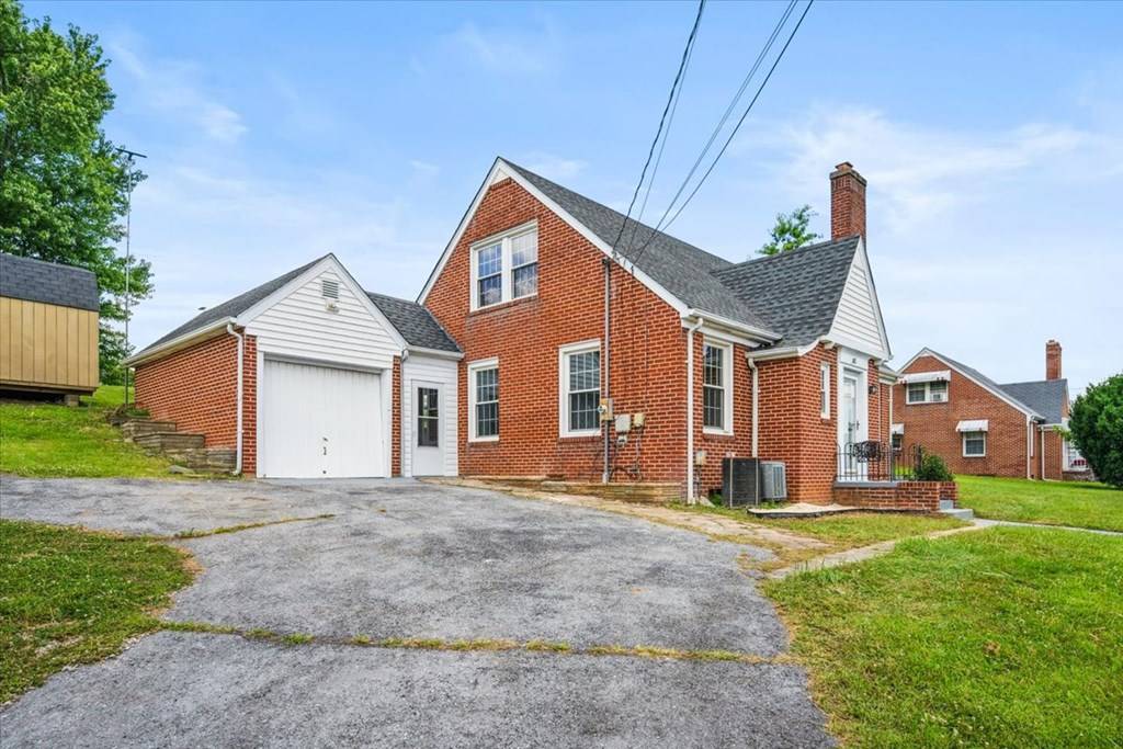 Abingdon, VA 24210,1021 W Main Street