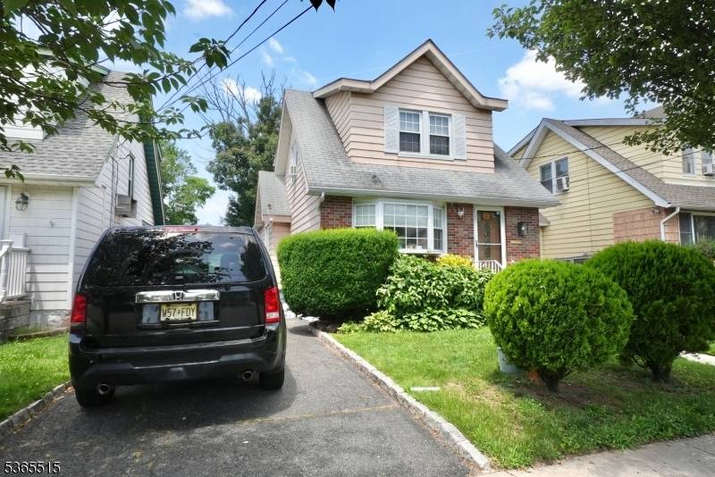 Belleville Twp., NJ 07109,17 Garden Ave