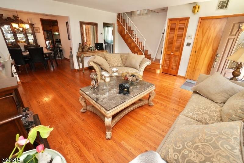 Belleville Twp., NJ 07109,17 Garden Ave