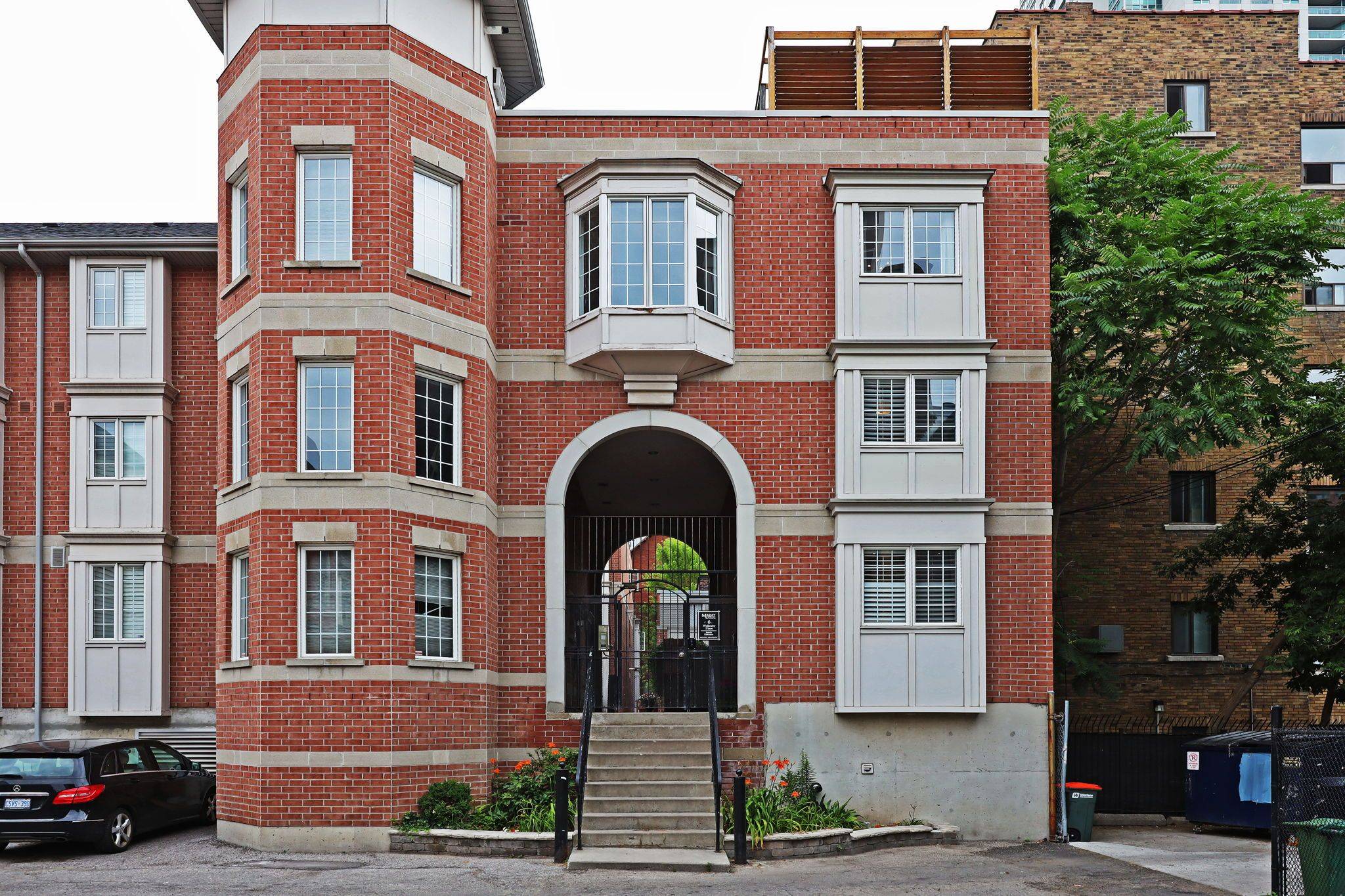 6 Wellesley PL #30, Toronto C08, ON M4Y 3E1