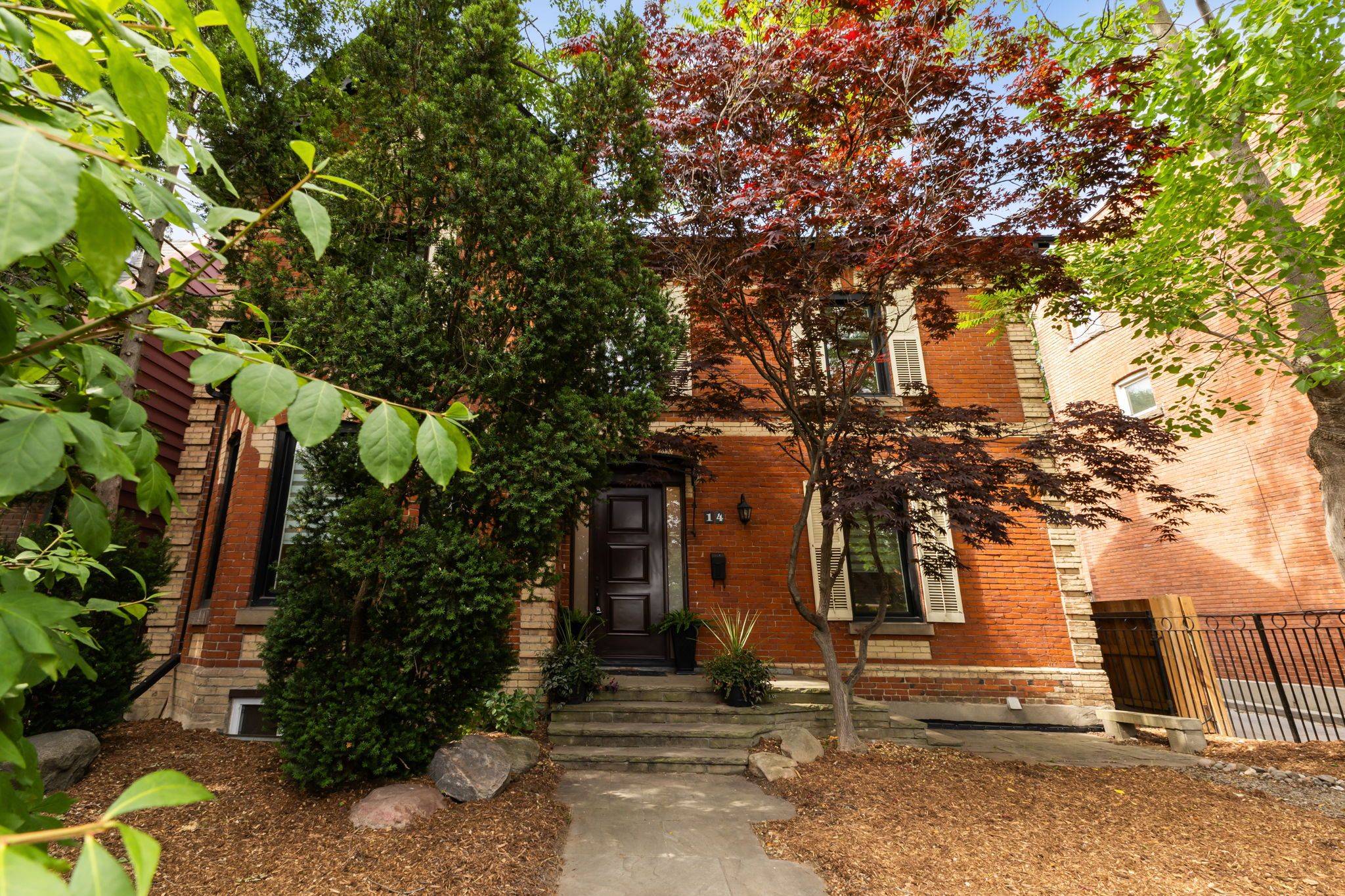 14 Halton ST, Toronto C01, ON M6J 1R3