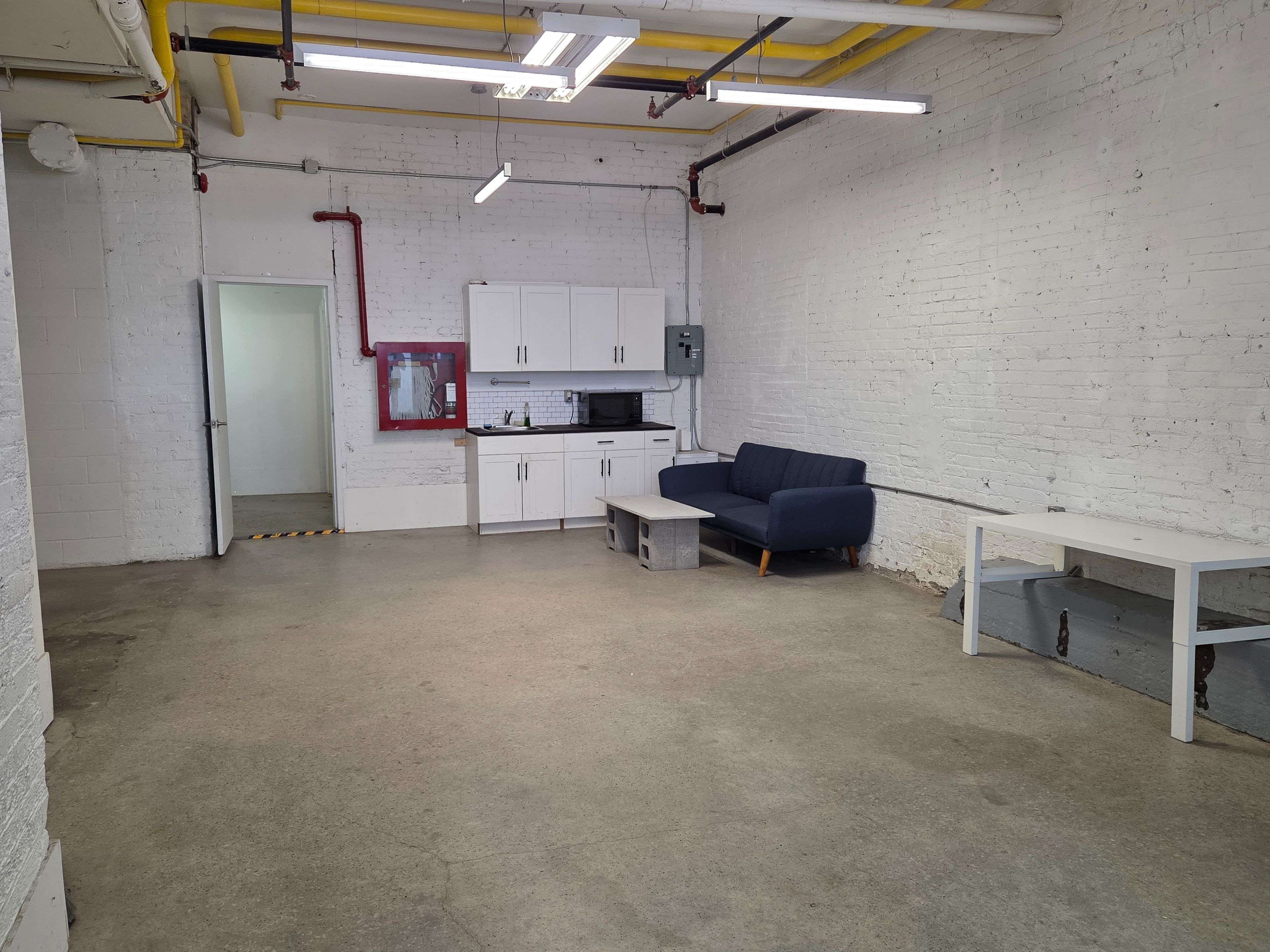 Toronto C01, ON M6R 2B2,163 Sterling RD #P