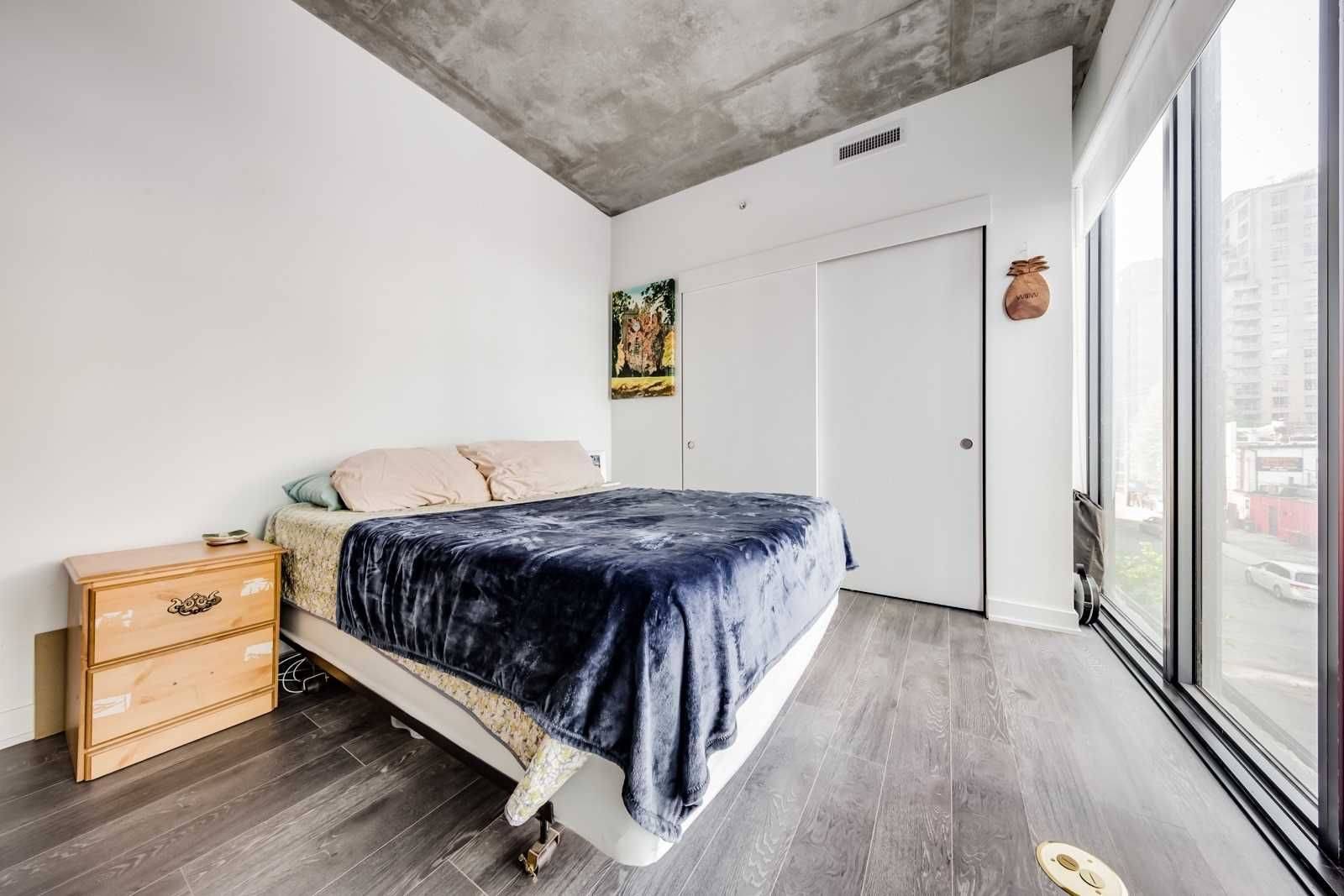 Toronto C10, ON M4P 1R4,185 Roehampton AVE #218
