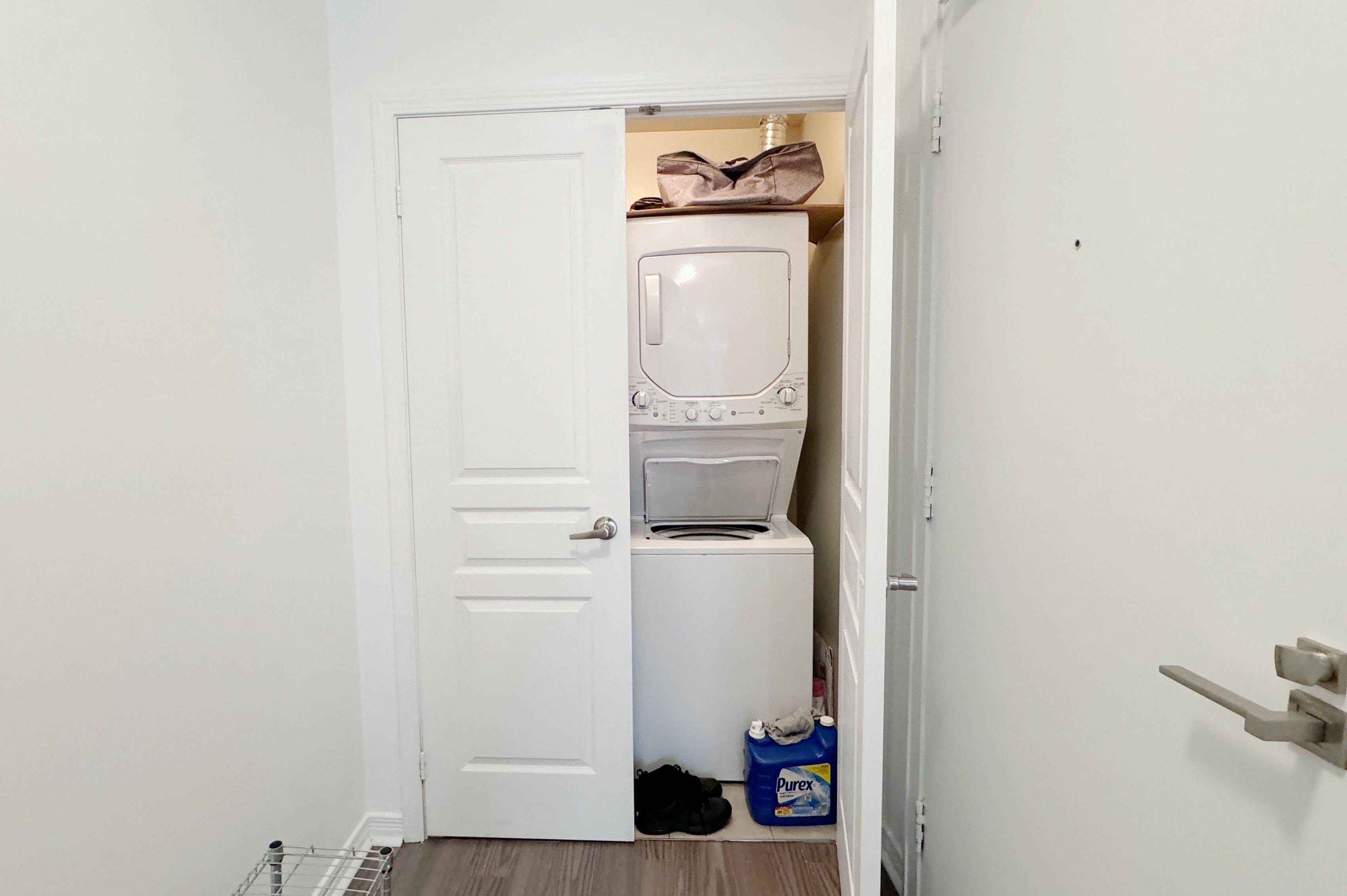 Toronto C01, ON M5V 1B5,352 Front ST W #1217